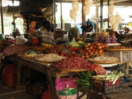 昼下がり,熱暑のホイアン, / Hoi An, daytime, in scorching heat P9140350