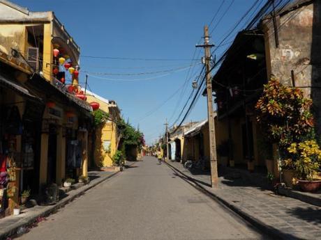 昼下がり,熱暑のホイアン, / Hoi An, daytime, in scorching heat P9130078