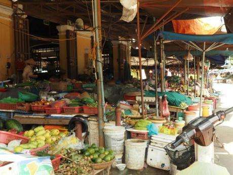 昼下がり,熱暑のホイアン, / Hoi An, daytime, in scorching heat P9140347