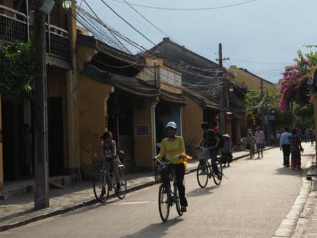 昼下がり,熱暑のホイアン, / Hoi An, daytime, in scorching heat P9130105