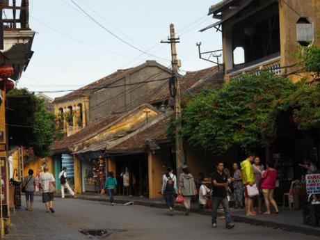 昼下がり,熱暑のホイアン, / Hoi An, daytime, in scorching heat P9130122