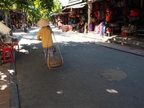 昼下がり,熱暑のホイアン, / Hoi An, daytime, in scorching heat P9130057