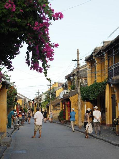 昼下がり,熱暑のホイアン, / Hoi An, daytime, in scorching heat P9130096