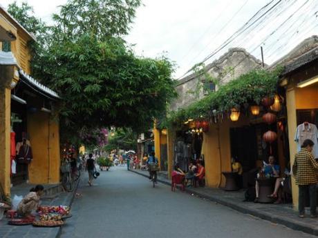 昼下がり,熱暑のホイアン, / Hoi An, daytime, in scorching heat P9130165