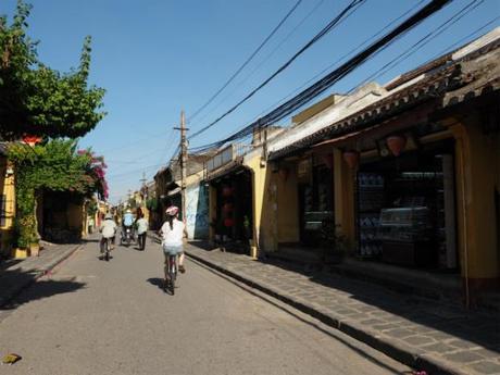 昼下がり,熱暑のホイアン, / Hoi An, daytime, in scorching heat P9130081