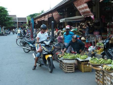 昼下がり,熱暑のホイアン, / Hoi An, daytime, in scorching heat P9130176