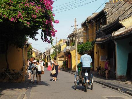 昼下がり,熱暑のホイアン, / Hoi An, daytime, in scorching heat P9130100