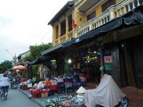 昼下がり,熱暑のホイアン, / Hoi An, daytime, in scorching heat P9130180