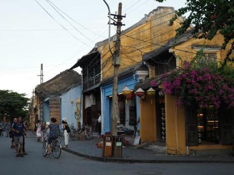 昼下がり,熱暑のホイアン, / Hoi An, daytime, in scorching heat P9130142