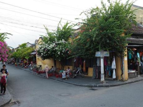 昼下がり,熱暑のホイアン, / Hoi An, daytime, in scorching heat P9130146