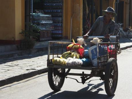 昼下がり,熱暑のホイアン, / Hoi An, daytime, in scorching heat P9130087