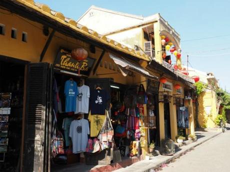 昼下がり,熱暑のホイアン, / Hoi An, daytime, in scorching heat P9130077