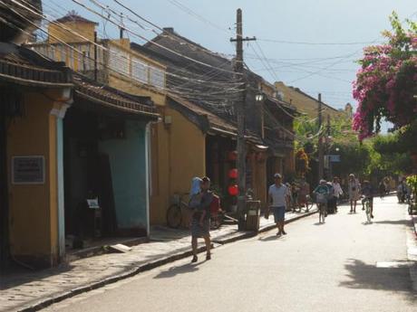 昼下がり,熱暑のホイアン, / Hoi An, daytime, in scorching heat P9130103