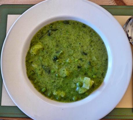 Potato, spinach, pea and basil soup - a tasty vegan feast