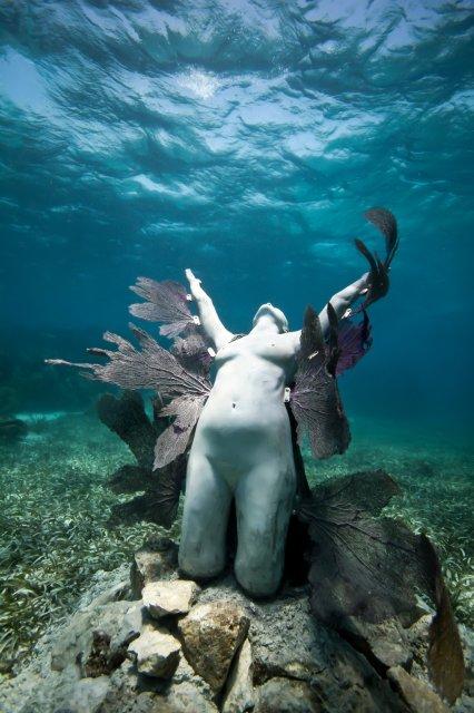 reclamation-01-jason-decaires-taylor-sculpture