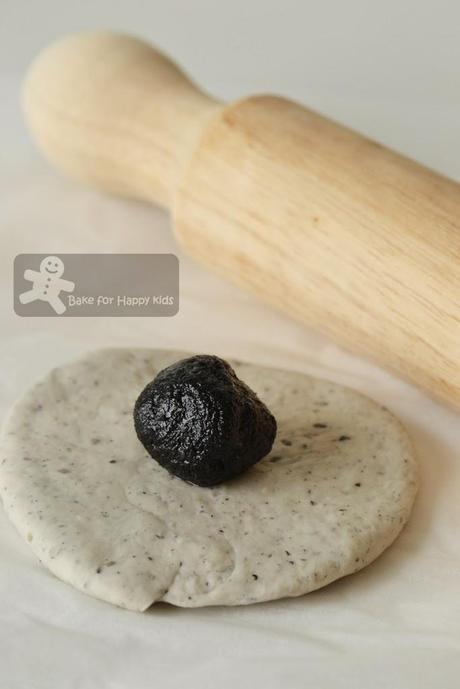Black Sesame Steamed Buns 黑芝麻包 with Homemade Black Sesame Paste