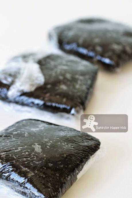 Black Sesame Steamed Buns 黑芝麻包 with Homemade Black Sesame Paste