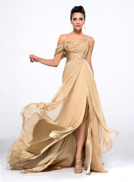 Stand Out With These Luxurious Evening Dresses
