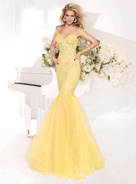 Stand Out With These Luxurious Evening Dresses