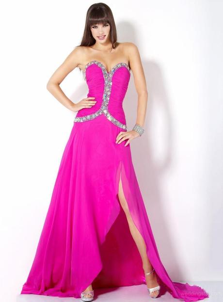 Stand Out With These Luxurious Evening Dresses