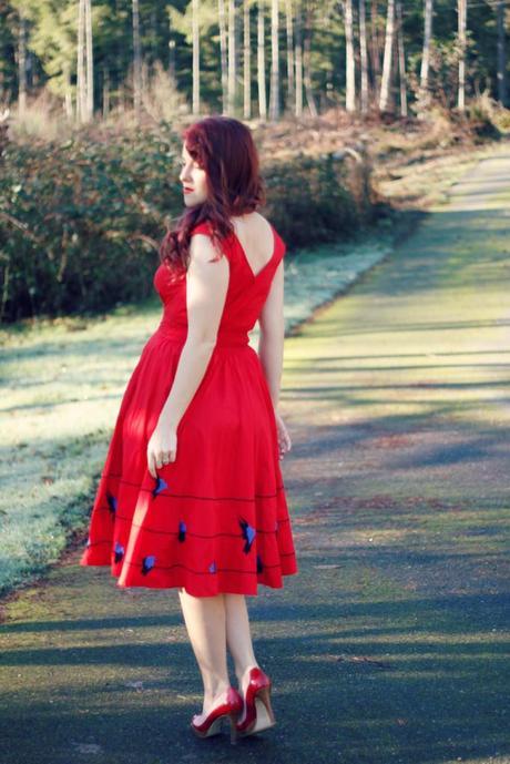 Eshakti Dress and Retro Styling | www.eccentricowl.com