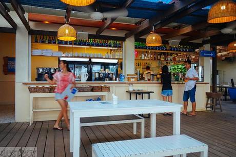 Where to Eat and Drink in Sentosa: Coastes and Bikini Bar