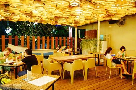 Where to Eat and Drink in Sentosa: Coastes and Bikini Bar