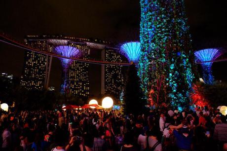 Loads of people at  Christmas at Gardens by the Bay...still quiet, well sort of...