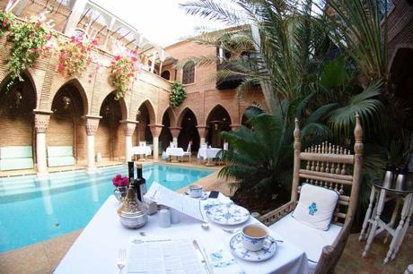 La Sultana - breakfast by the pool