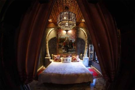 La Sultana - Elephant Suite bed