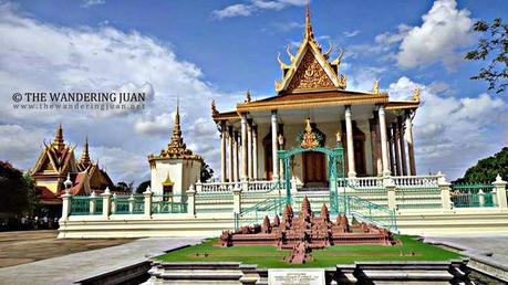 Opulence Amidst Poverty: The Royal Palace & Silver Pagoda