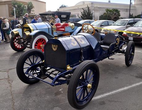 some of the 100 year old cars in San Diego met up this morning, I wish this happened more often, they are very interesting to look over