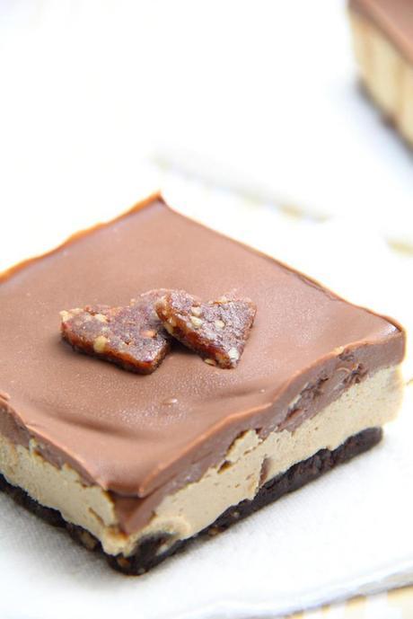 Salted Caramel Chocolate Cheesecake Slice | Raw, Vegan from @TheTofuDiaries