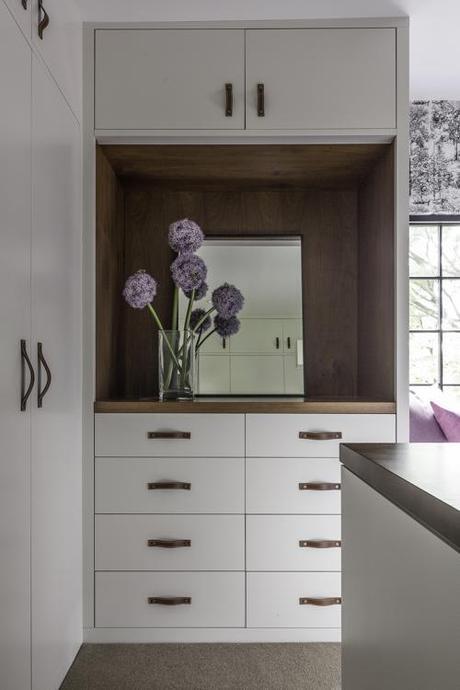 hacin-dressing-room-cabinetry
