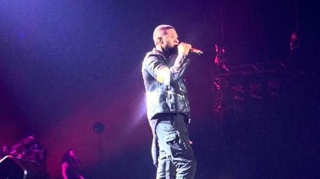 Usher covers Blake Shelton’s Neon Light (Watch)