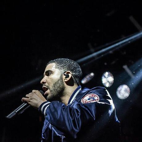 Drake Performs Rihanna’s FourFiveSeconds