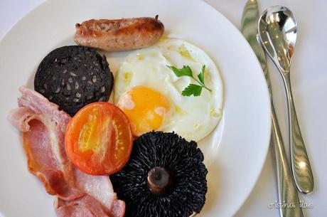 Breakfast at the Old Government House