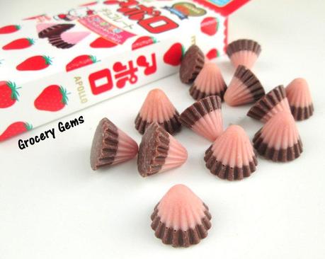 Meiji Apollo Strawberry Chocolate Cones (Hello Kitty Edition)