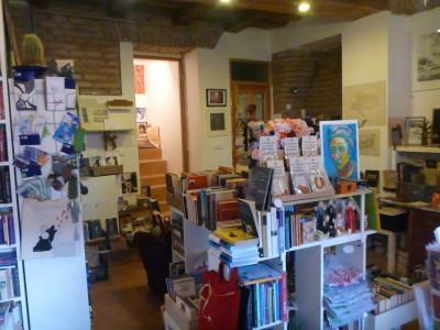 Backpacking in Uzupis: Top 12 Sights in The Republic Nobody Has Heard Of Keistoteka Bookshop, Republic of Uzupis
