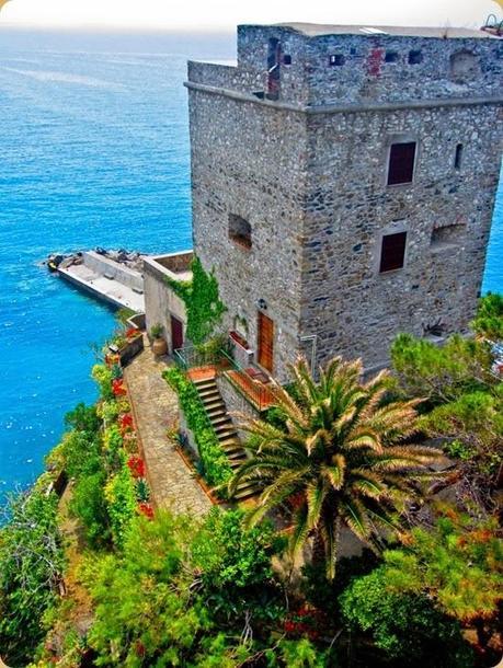 Italy-Cinque-Terre-4-768x1024