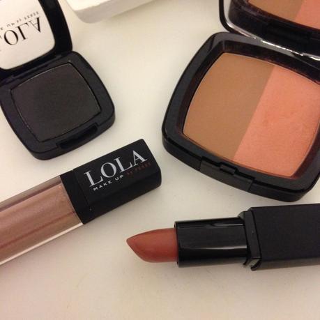 Review - Lola Cosmetics The Light Fantastic Collection