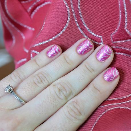 Twinsie Tuesday: Match Your Nails to Your Purse Twinsie Tuesday: Match Your Nails to Your Purse