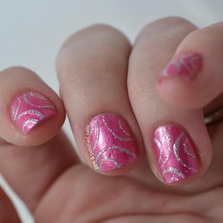 Twinsie Tuesday: Match Your Nails to Your Purse Twinsie Tuesday: Match Your Nails to Your Purse