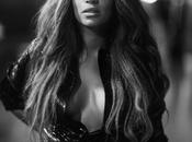 Beyoncé Tributes Stevie Wonder