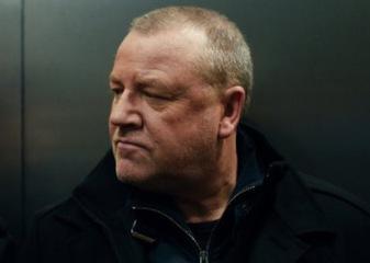 Our Favourite Performance – Ray Winstone sweeny