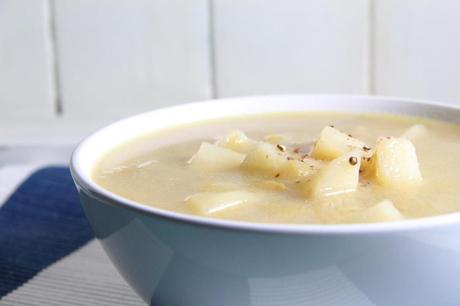 Cheesy Vegan Leek & Potato Soup