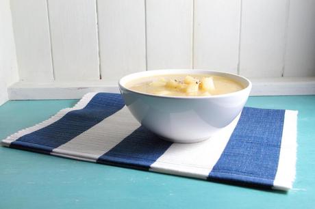 Cheesy Vegan Leek & Potato Soup