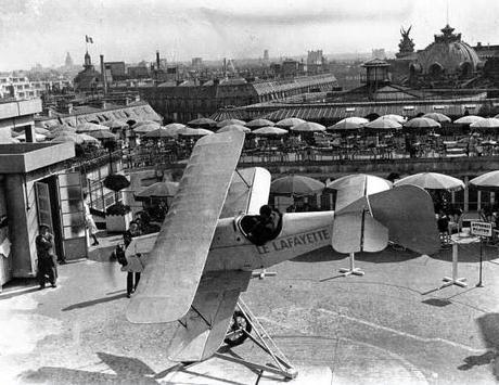 Jules Védrines, 1st pilot to fly at more than 100mph, winner of the 1912 Gordon Bennett race, once landed a plane on a dept store roof on a dare... and though the people loved it, the city was PISSED!