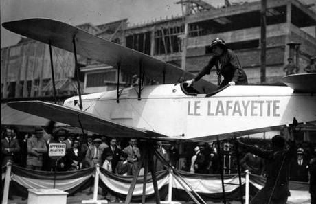 Jules Védrines, 1st pilot to fly at more than 100mph, winner of the 1912 Gordon Bennett race, once landed a plane on a dept store roof on a dare... and though the people loved it, the city was PISSED!