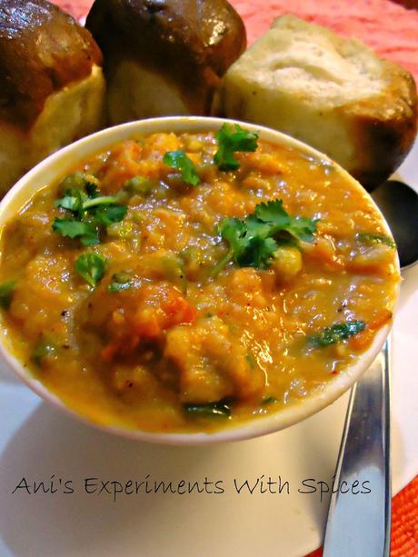 Pao Bhaji~Street Food (Mumbai)